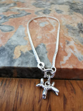 Charger l&#39;image dans la galerie, Charms pendentif KOONS chien gonflable en argent
