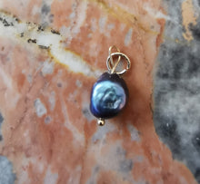 Charger l&#39;image dans la galerie, Charms pendentif TERAVA en perle d&#39;eau douce
