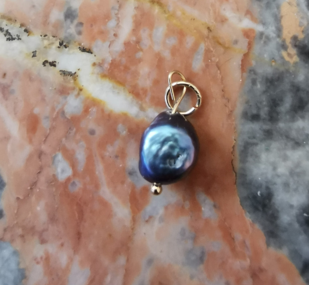 Charms pendentif TERAVA en perle d'eau douce