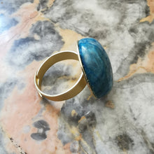 Charger l&#39;image dans la galerie, Bague Celine doré satiné et onyx bleue
