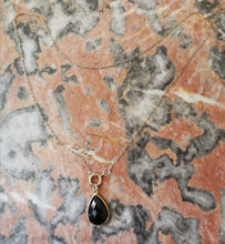 Charger l&#39;image dans la galerie, Collier ERNESTINE petite maille rectangle en plaqué or pour charms
