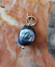 Charger l&#39;image dans la galerie, Charms pendentif TERAVA en perle d&#39;eau douce

