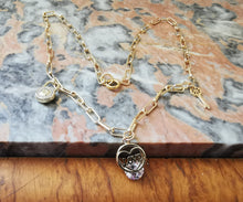Charger l&#39;image dans la galerie, Collier VALENTINE maille rectangle avec 3 pendentifs amour
