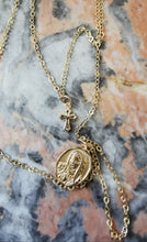 Charger l&#39;image dans la galerie, Collier Marie Jesus Deux Rangs Chaine croix crucifix et médaille de la vierge Marie

