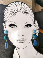Charger l&#39;image dans la galerie, Boucle oreille Ursula en résine bleue
