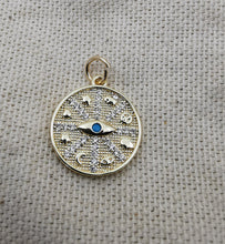 Charger l&#39;image dans la galerie, Charms pendentif ILIANA médaillon doré et oeil bleu
