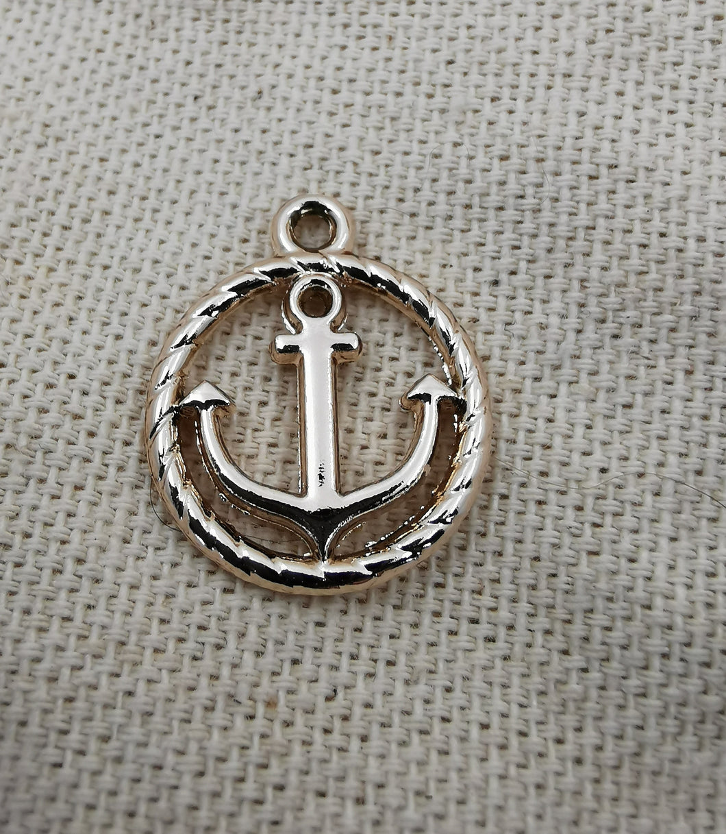 Charms pendentif THALASSA médaillon ancre doré light gold