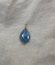 Charger l&#39;image dans la galerie, Charms pendentif CATHERINE en aigue marine bleue
