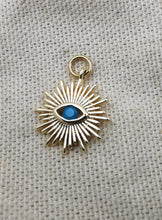 Charger l&#39;image dans la galerie, Charms pendentif HORUS soleil doré avec oeil bleu
