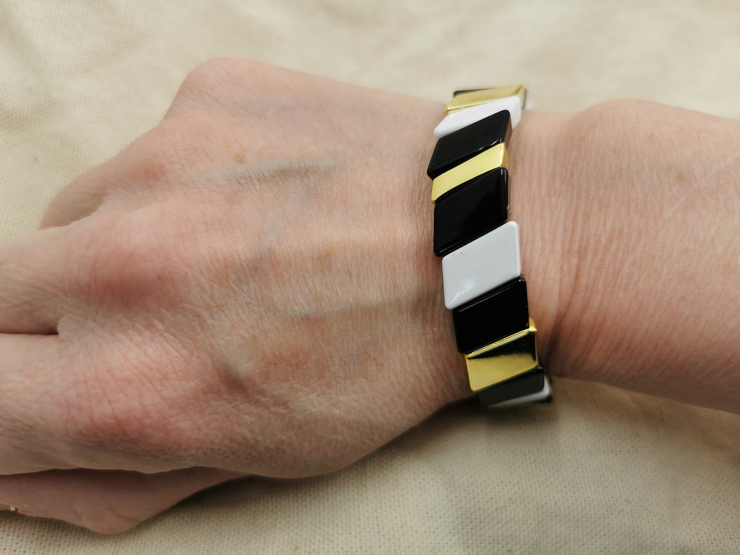 Bracelet NATHALIE en perle japonaises noire, blanche et doré
