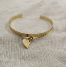 Charger l&#39;image dans la galerie, Bracelet manchette VENUS  jonc avec un coeur
