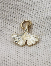 Charger l&#39;image dans la galerie, Charms pendentif GINKGO feuille en plaqué or
