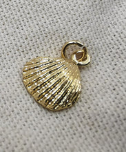 Charger l&#39;image dans la galerie, Charms pendentif CABOURG coquillage en inox
