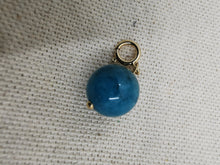 Charger l&#39;image dans la galerie, Charms pendentif JULIETTE en apatite bleue
