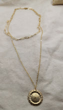 Charger l&#39;image dans la galerie, Collier CLYTIE Deux Rangs chaine maille rectangle et forçat avec fleur de tournesol
