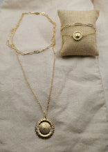 Charger l&#39;image dans la galerie, Bracelet CLYTIE double chaine en maille rectangle et forçat avec un tournesol
