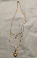 Charger l&#39;image dans la galerie, Collier Marie Jesus Deux Rangs Chaine croix crucifix et médaille de la vierge Marie
