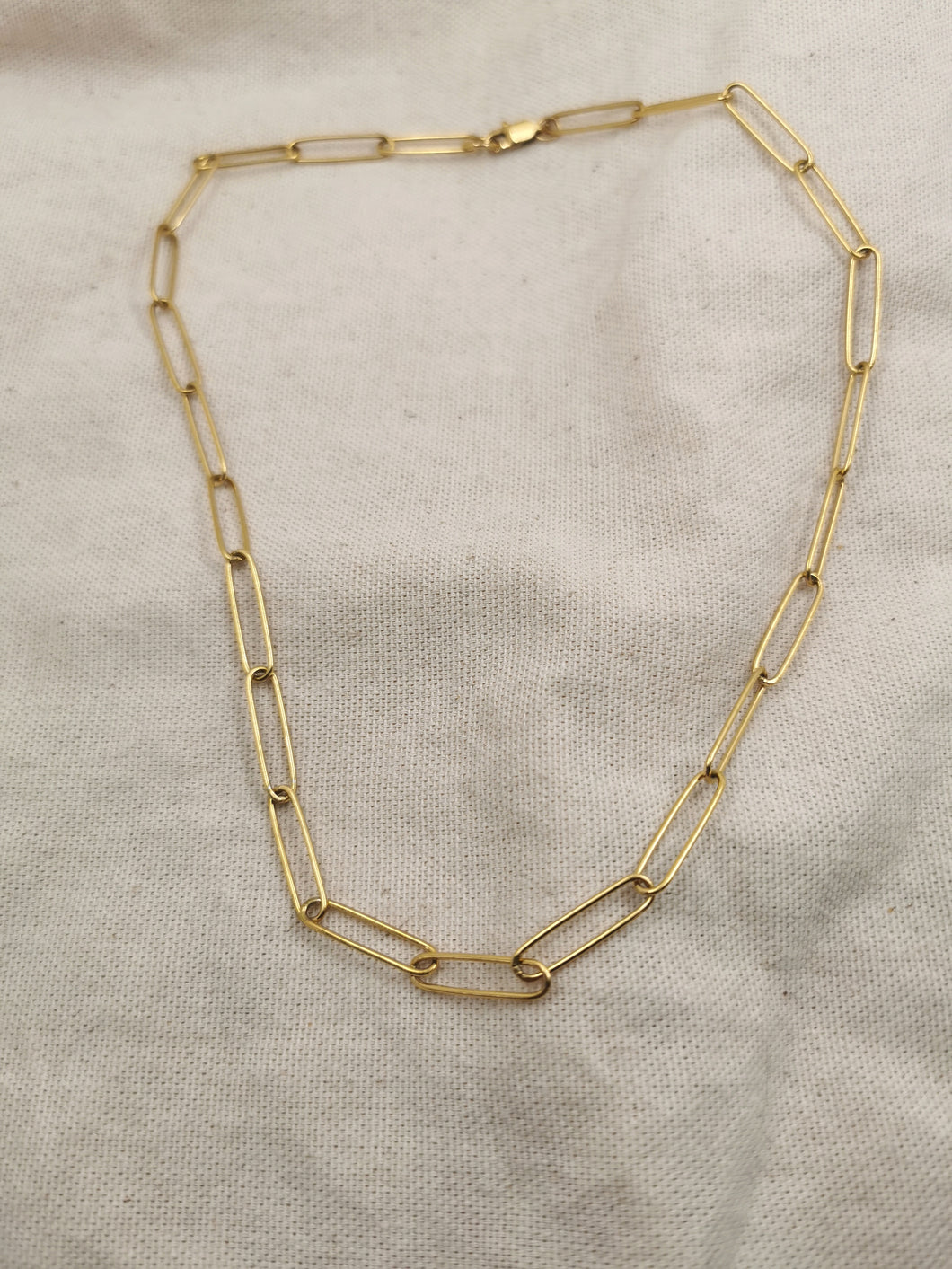 Collier tour du cou Jupiter. chaine en acier inoxydable maille rectangle