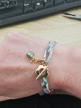 Charger l&#39;image dans la galerie, Bracelet SUMMER en tissu liberty et fermoir en forme de fleur
