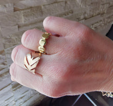 Charger l&#39;image dans la galerie, Bague ZOE feuille doré rose
