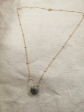 Charger l&#39;image dans la galerie, Collier EDMOND en plaqué or avec pierre donut

