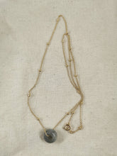 Charger l&#39;image dans la galerie, Collier EDMOND en plaqué or avec pierre donut
