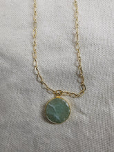 Charger l&#39;image dans la galerie, Collier NOAH en plaqué or avec pierre ronde
