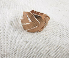 Charger l&#39;image dans la galerie, Bague ZOE feuille doré rose
