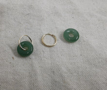 Charger l&#39;image dans la galerie, Boucle oreille LUCE petite créole donut en pierre naturelle
