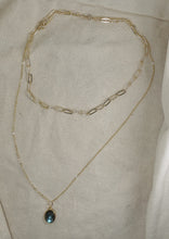 Charger l&#39;image dans la galerie, Collier EMMANUELLE double maille rectangle et maille fine avec pendentif en pierre naturelle
