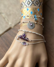 Charger l&#39;image dans la galerie, Bracelet Arné avec perle en Améthyste et breloque en quartz rose

