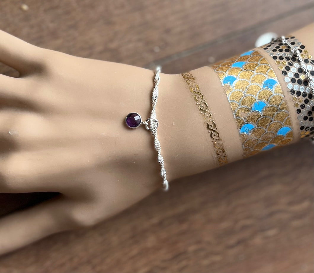 Bracelet en argent Angitia avec pendentif rond sertie d'une pierre naturelle