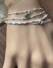 Charger l&#39;image dans la galerie, Bracelet en argent Junon avec pendentif rond sertie d&#39;une pierre naturelle
